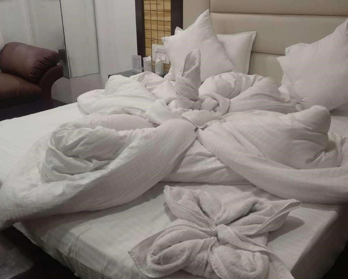 Hotel Bliss , Anantnag Ngoại thất bức ảnh
