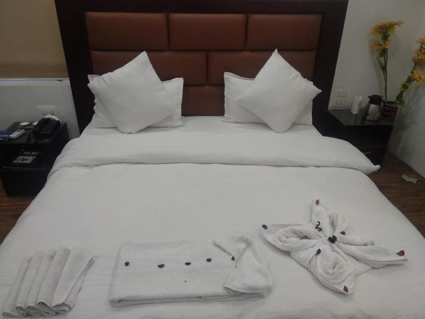 Hotel Bliss , Anantnag Ngoại thất bức ảnh